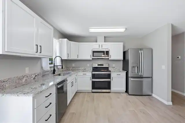 Listing Photo 10