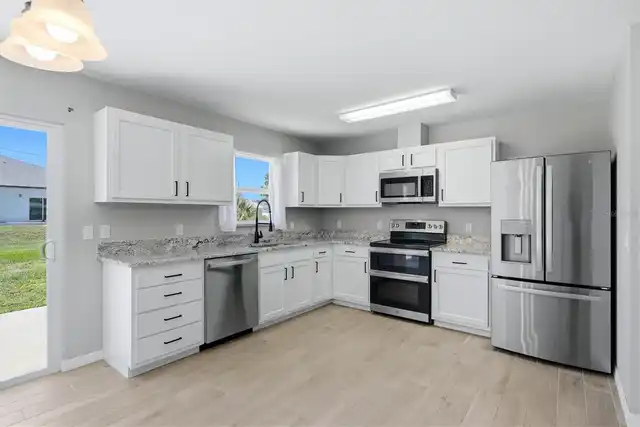 Listing Photo 11