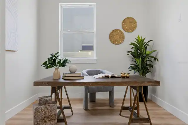 Listing Photo 11