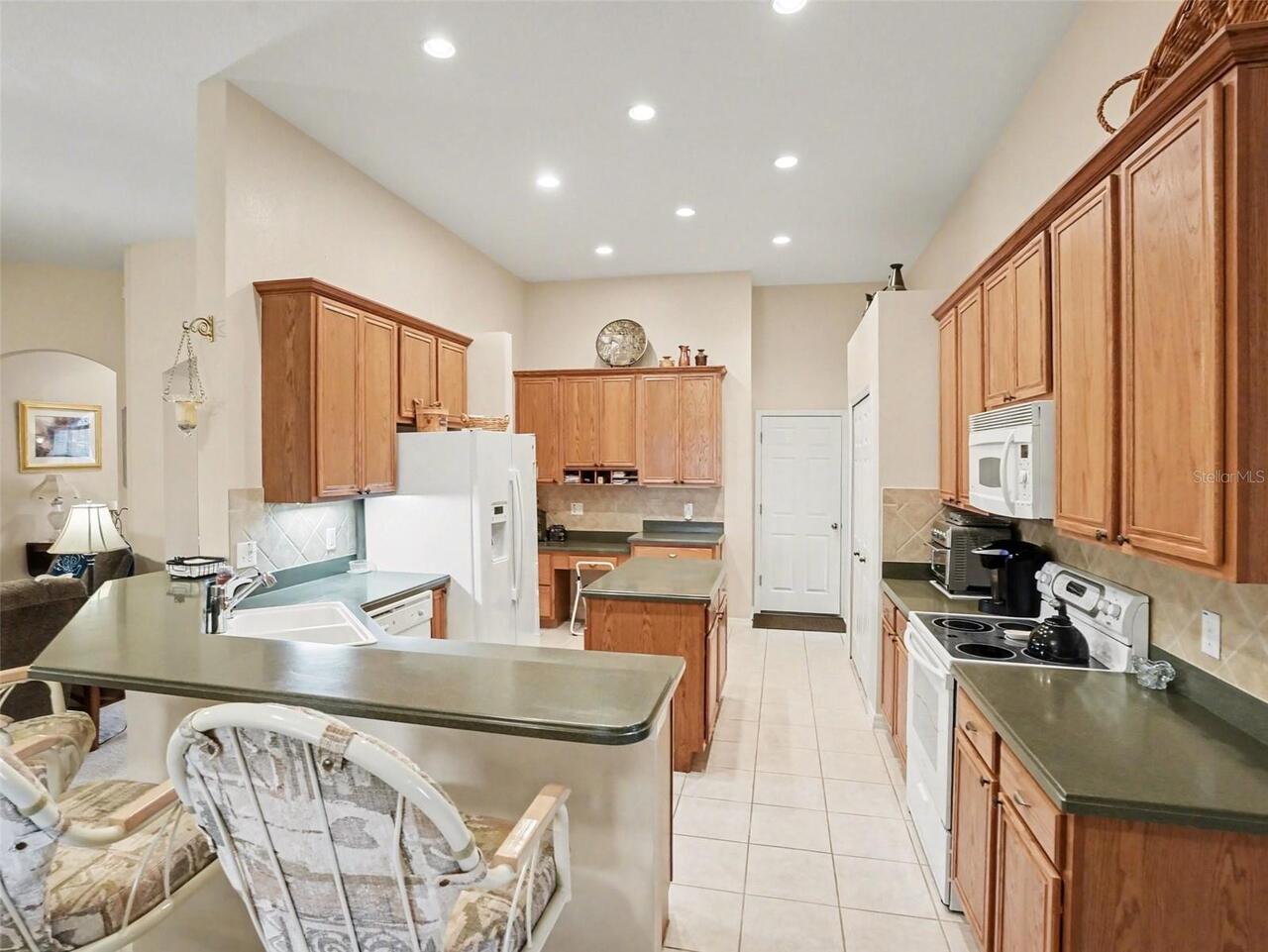 Listing Photo 10