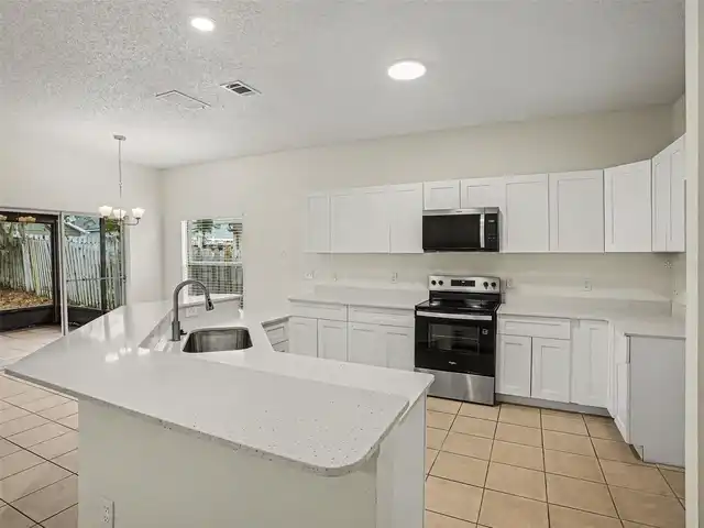 Listing Photo 9