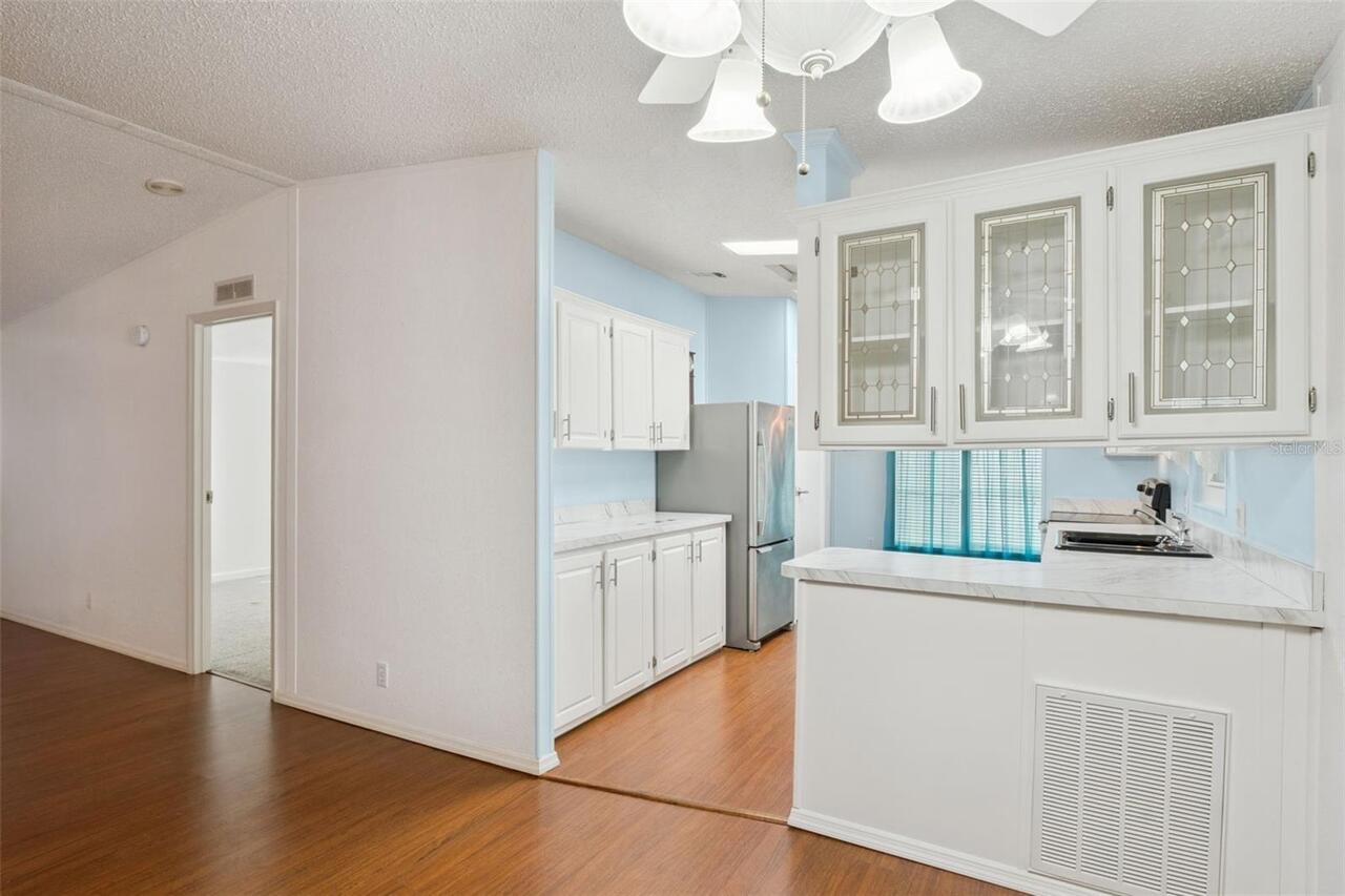 Listing Photo 8