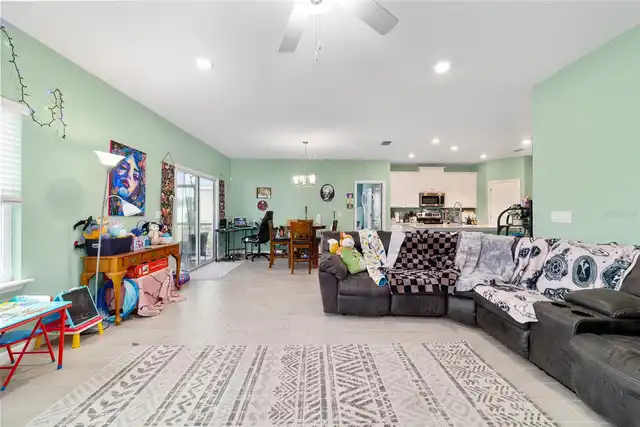 Listing Photo 16