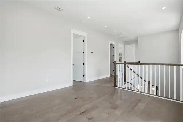 Listing Photo 32