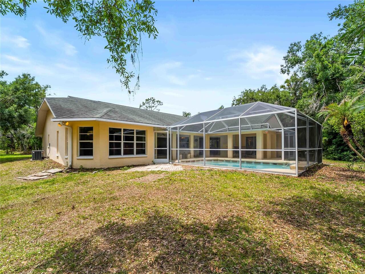 Listing Photo 11