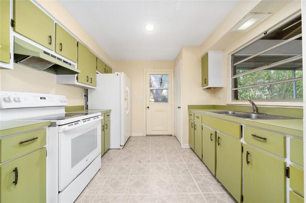 Listing Photo 8
