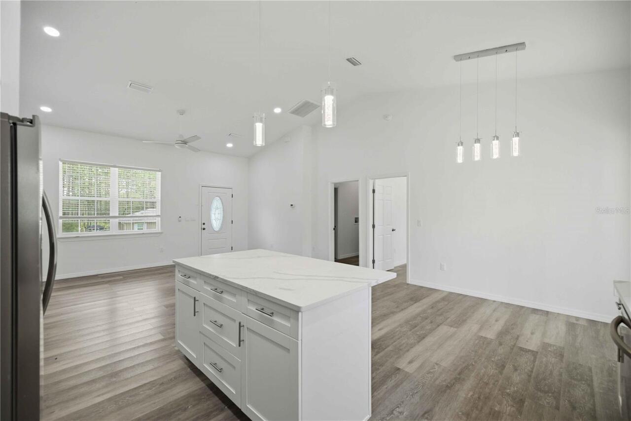 Listing Photo 14