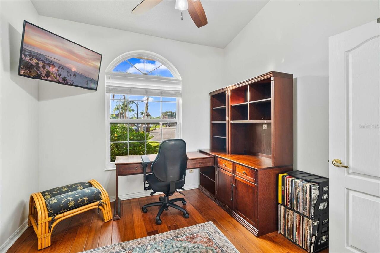 Listing Photo 11