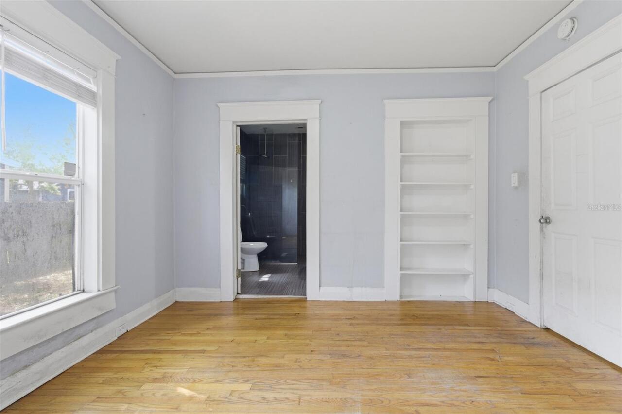Listing Photo 10