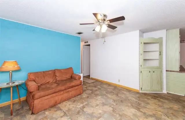 Listing Photo 5