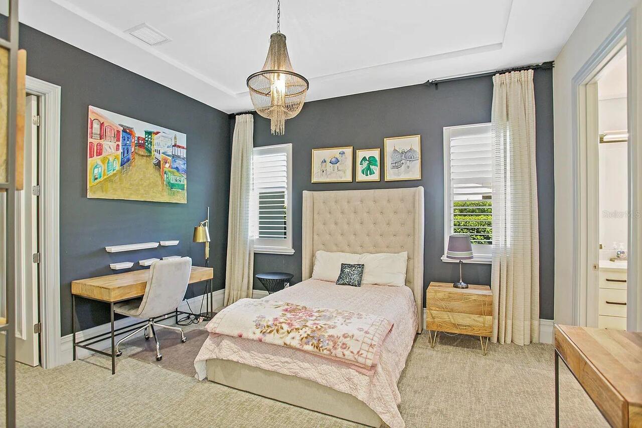 Listing Photo 17
