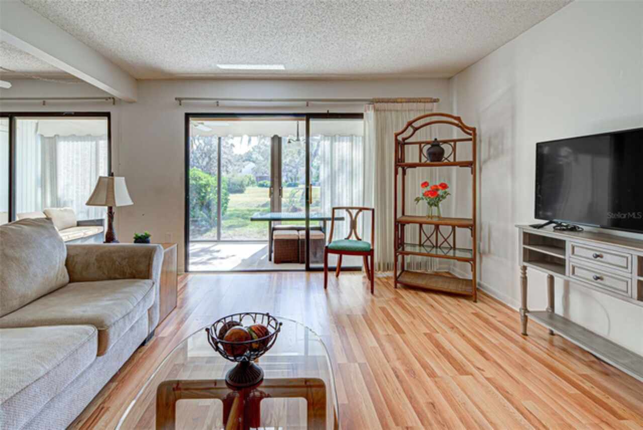 Listing Photo 10