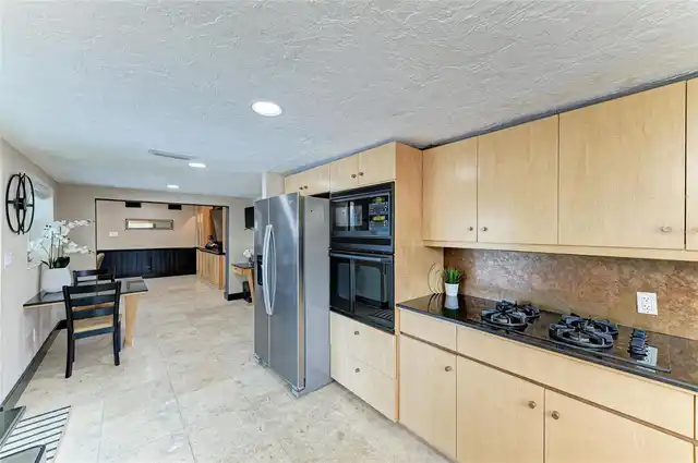 Listing Photo 17