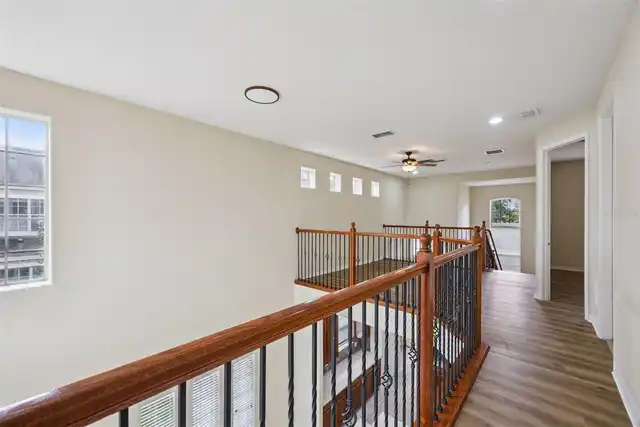Listing Photo 15