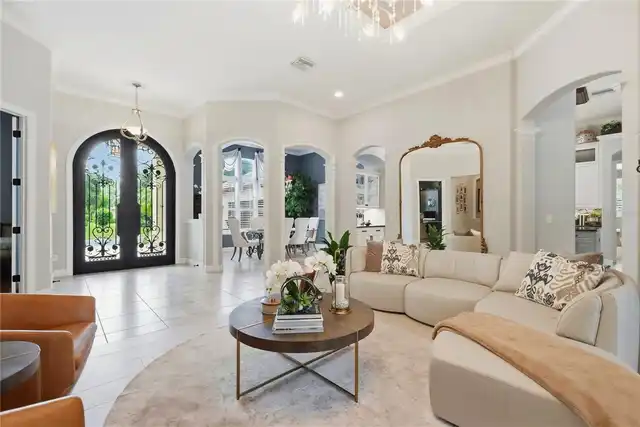 Listing Photo 11