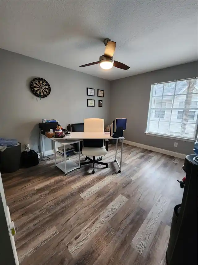 Listing Photo 9
