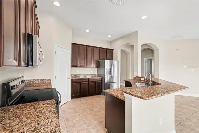 Listing Photo 10