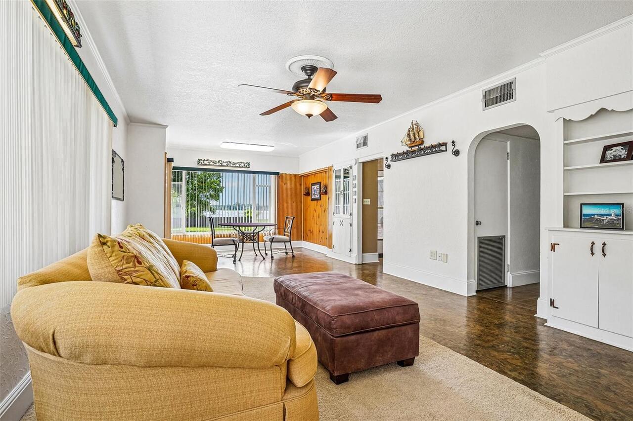 Listing Photo 11