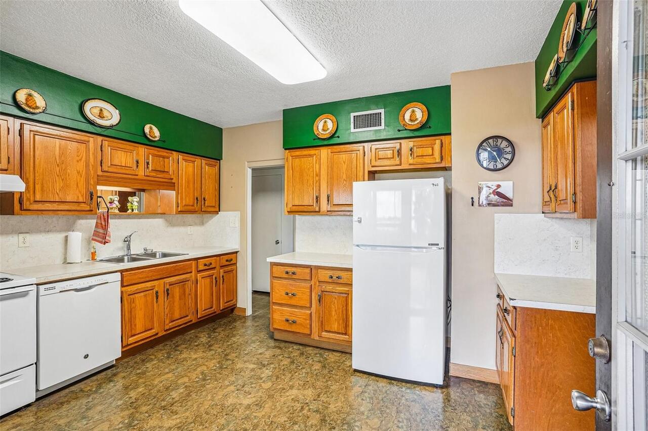Listing Photo 17