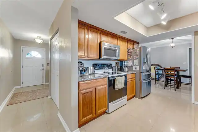 Listing Photo 8