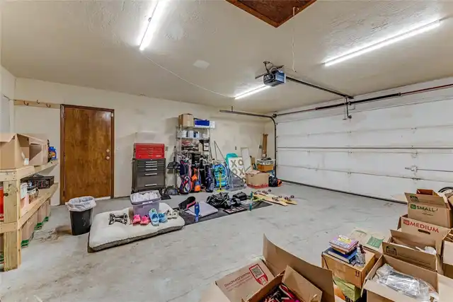 Listing Photo 12