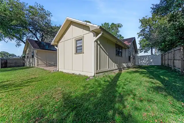 Listing Photo 18
