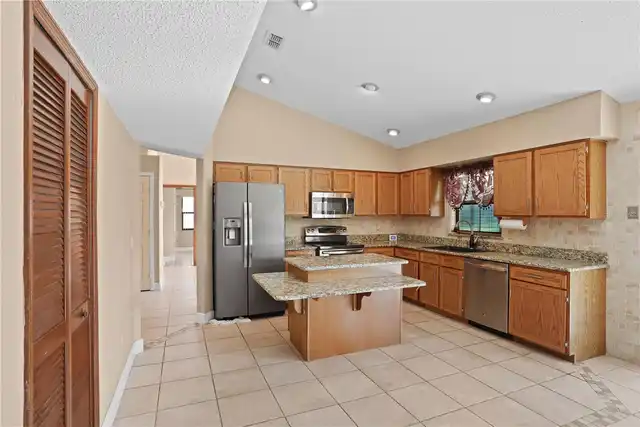 Listing Photo 13