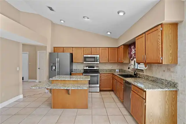 Listing Photo 14