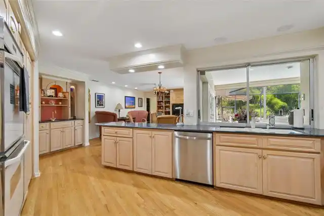 Listing Photo 34