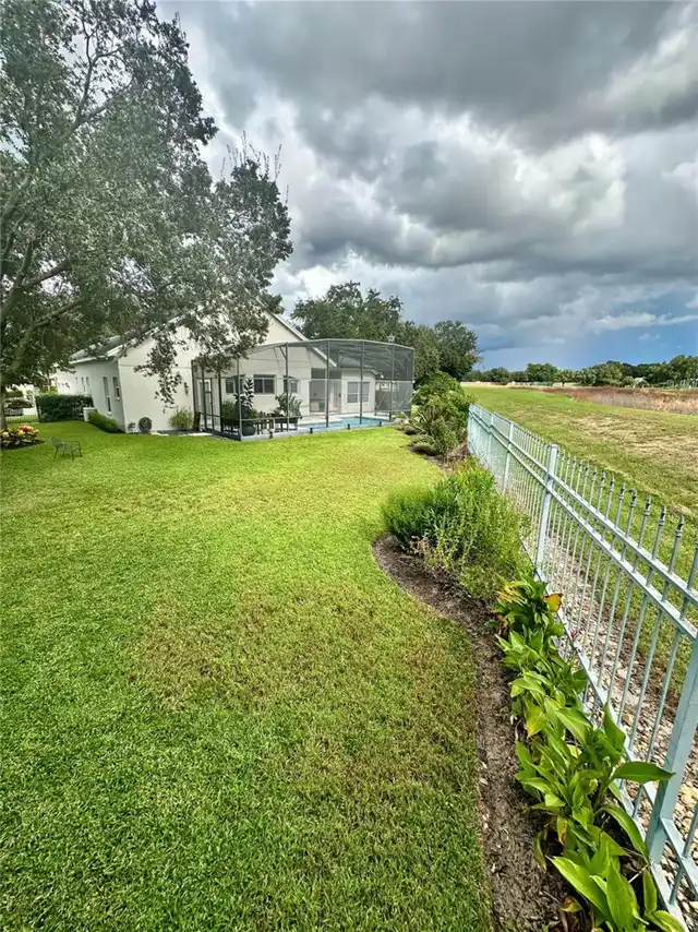 Listing Photo 11