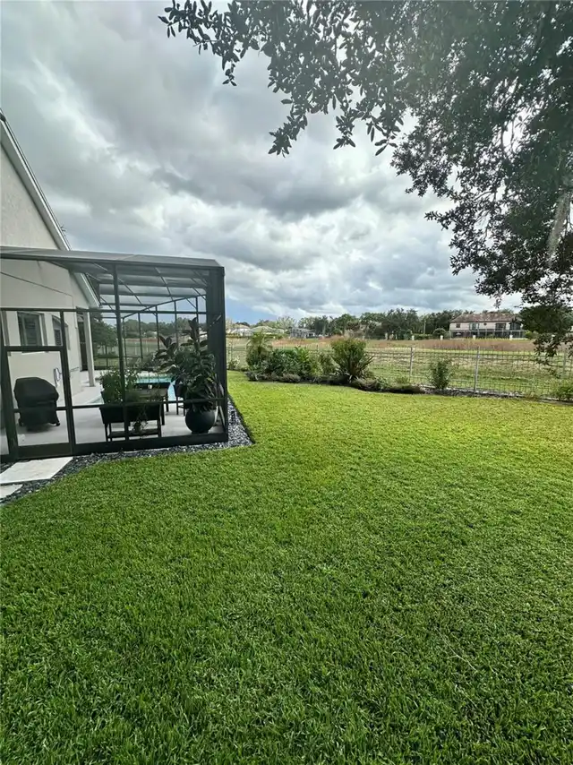 Listing Photo 12