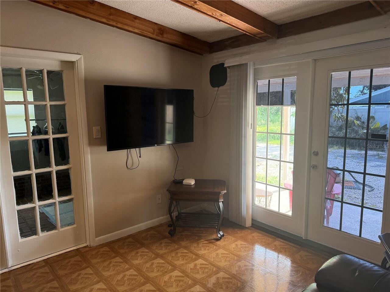 Listing Photo 8