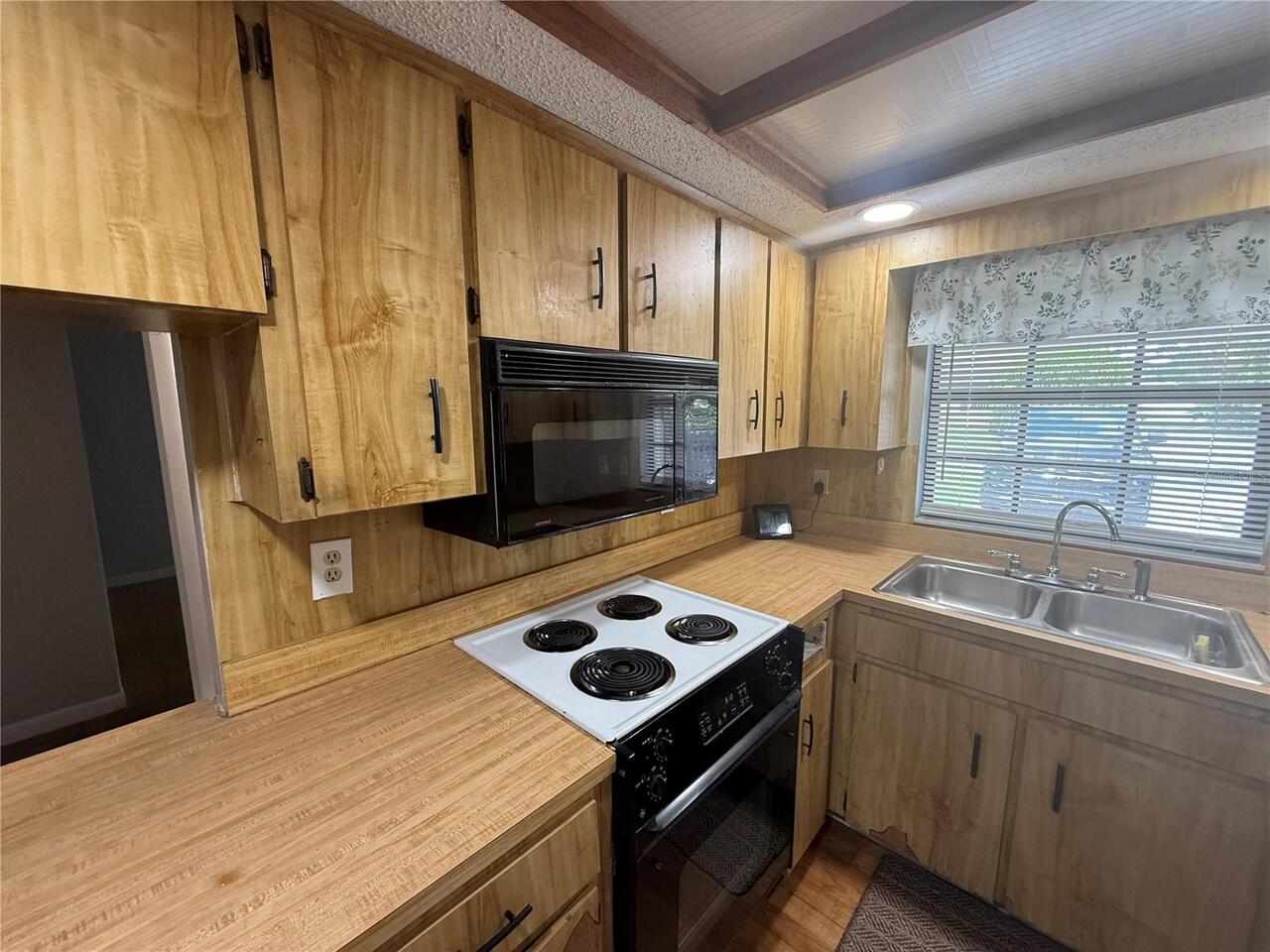 Listing Photo 10