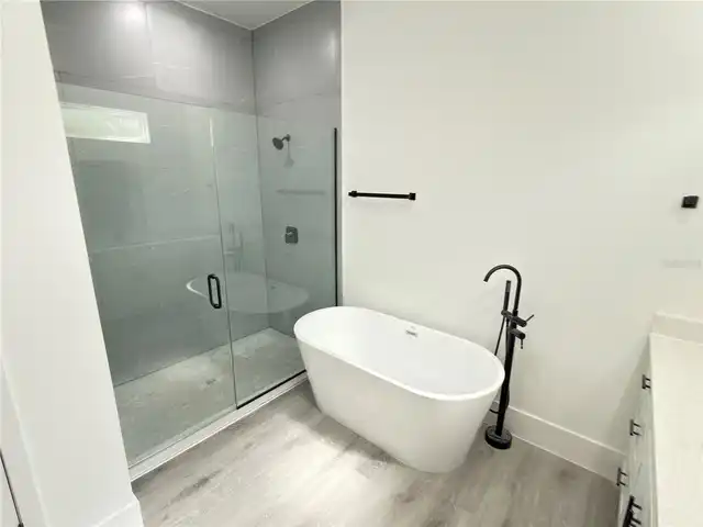 Listing Photo 22