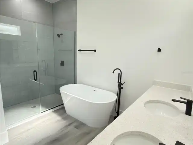 Listing Photo 24
