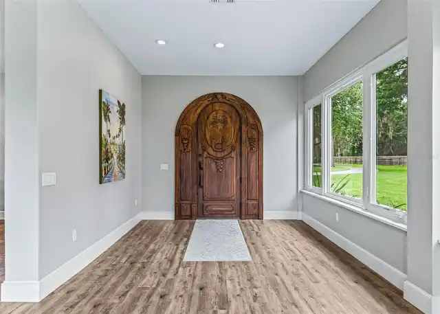 Listing Photo 11