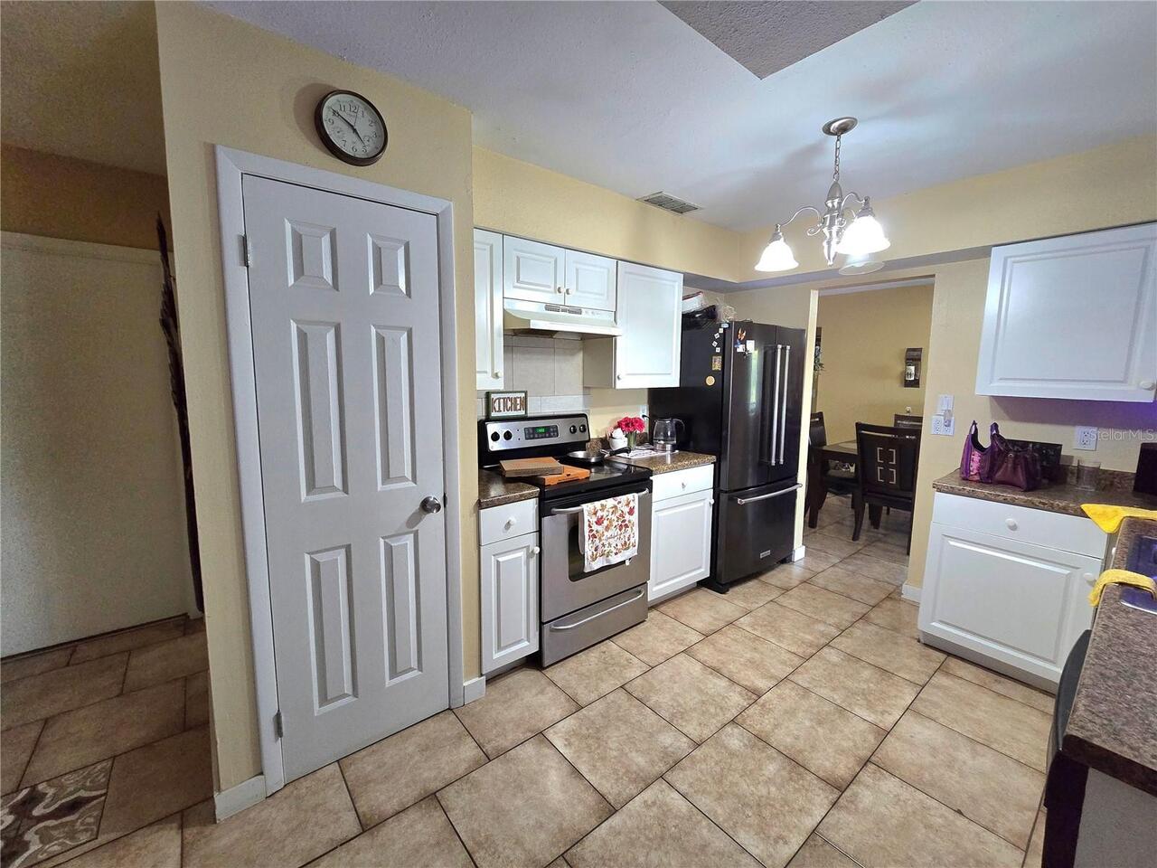 Listing Photo 9