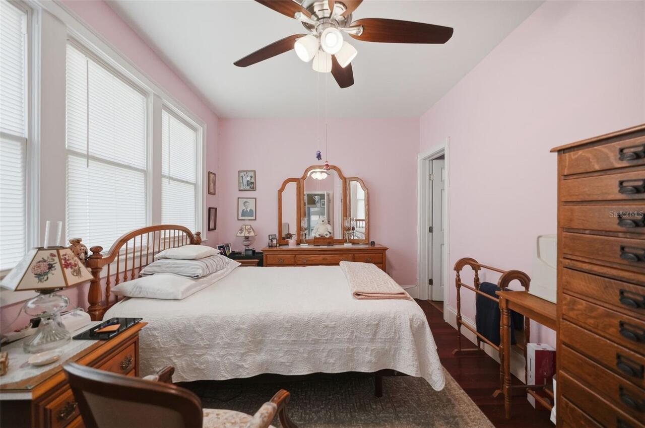 Listing Photo 10