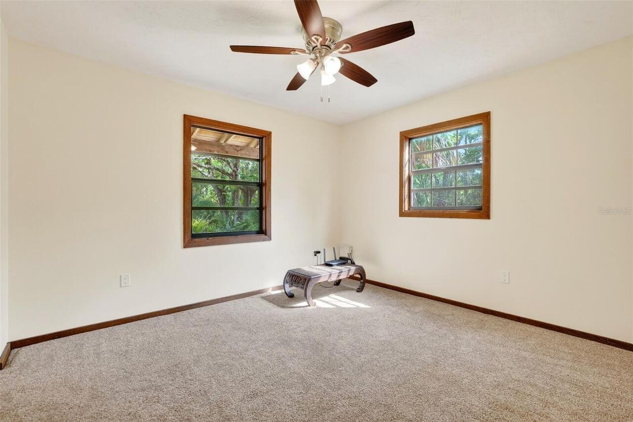 Listing Photo 14