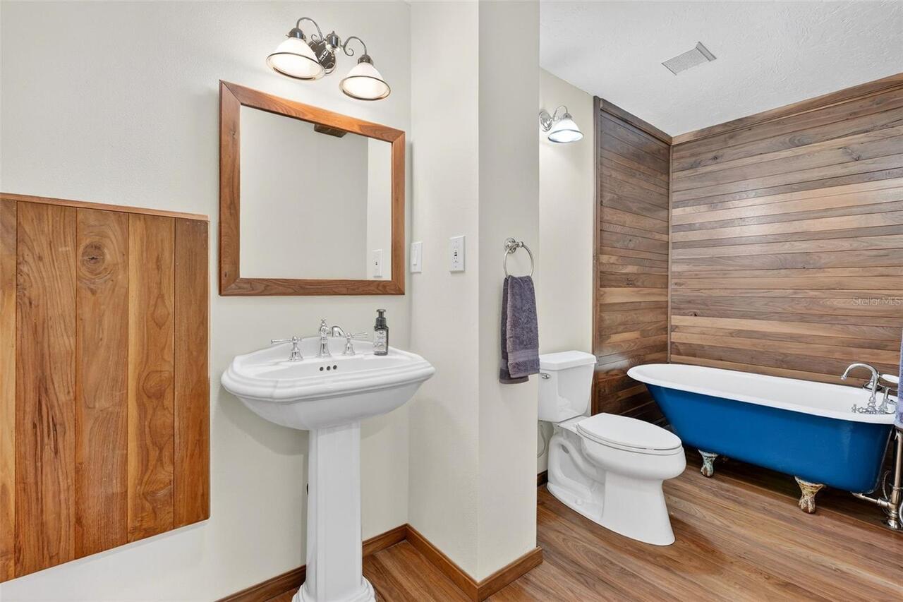 Listing Photo 17