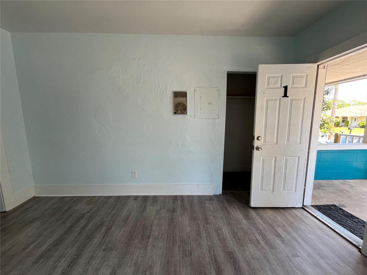 Listing Photo 9