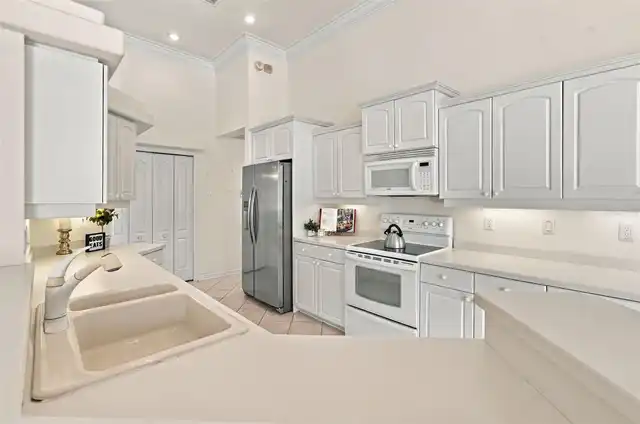 Listing Photo 14