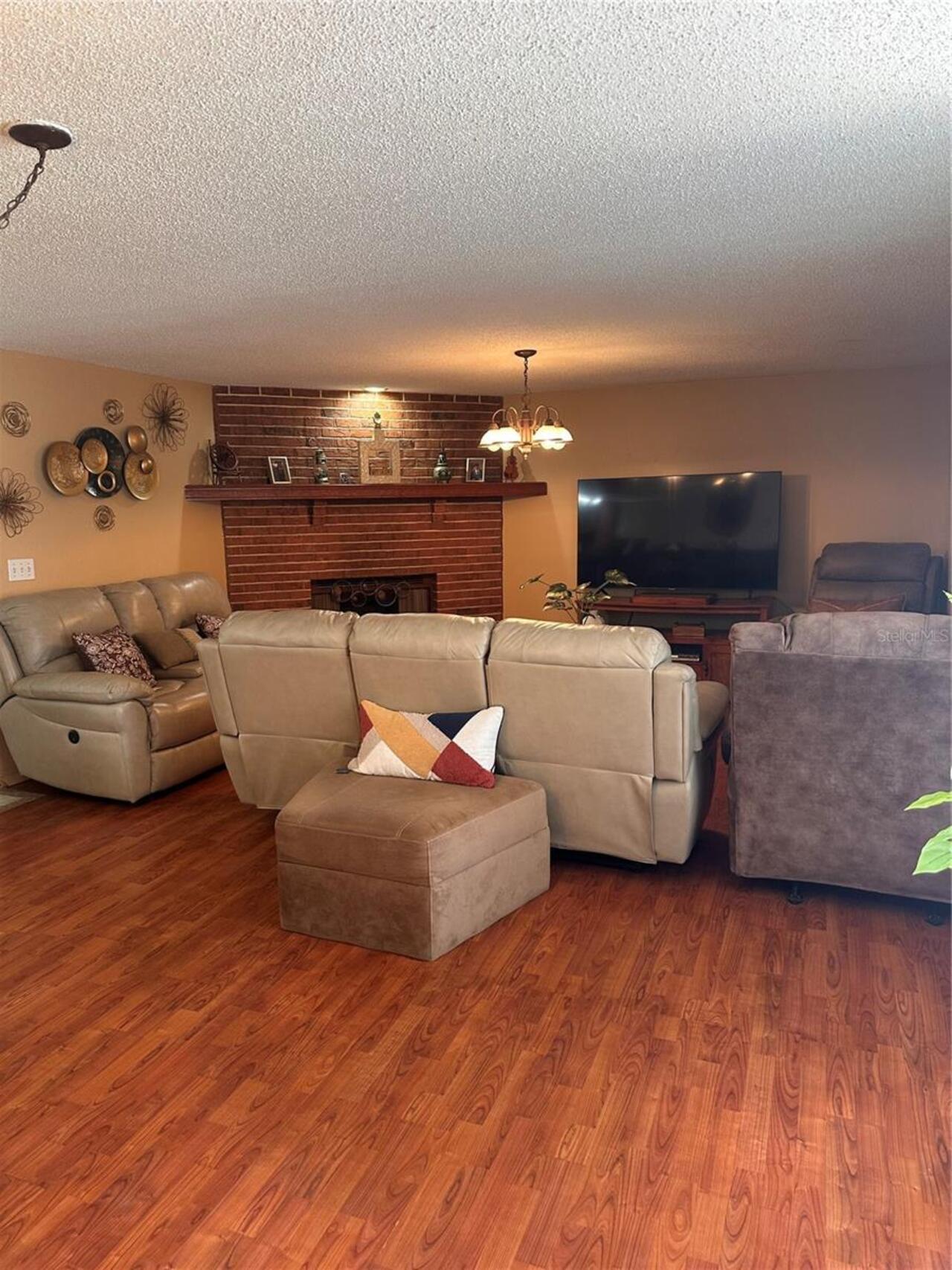Listing Photo 9