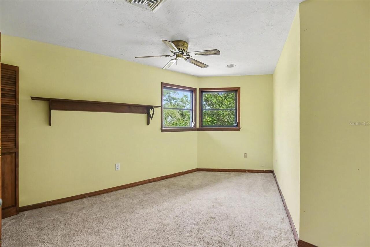 Listing Photo 12