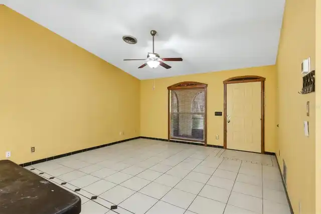 Listing Photo 9