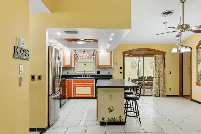 Listing Photo 12