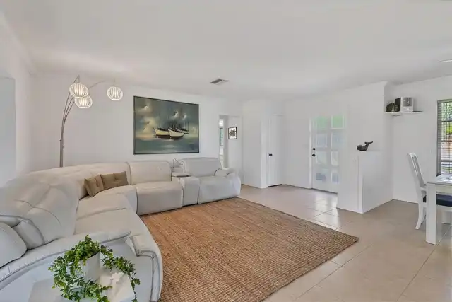 Listing Photo 6