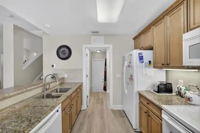 Listing Photo 8