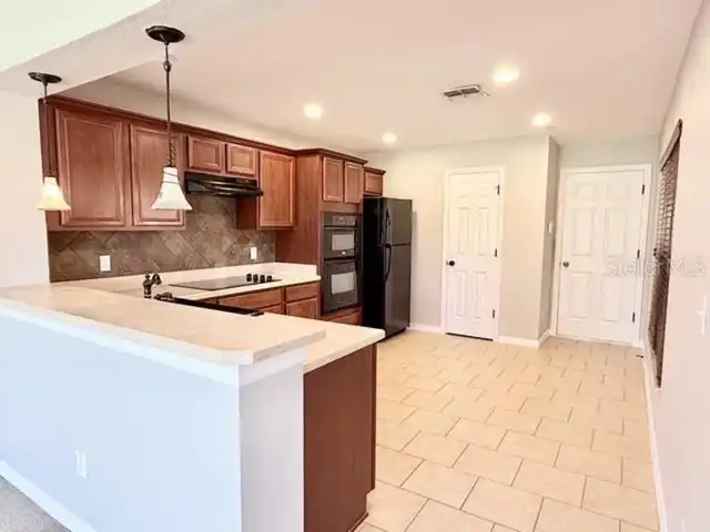 Listing Photo 10