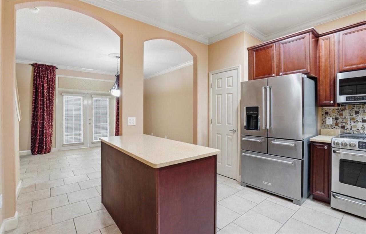 Listing Photo 7